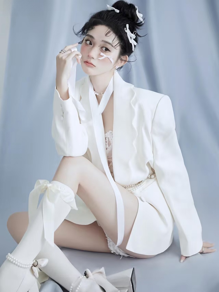 Studio Photography Suit White  - đánh giá và giá Ethnic Clothing & Online Fashion Store Khaadi Us