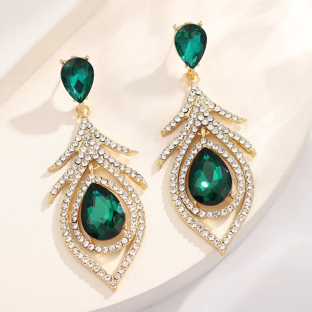 New in trend 2025 Women's earr - đánh giá và giá Ethnic Fashion Trends 2025