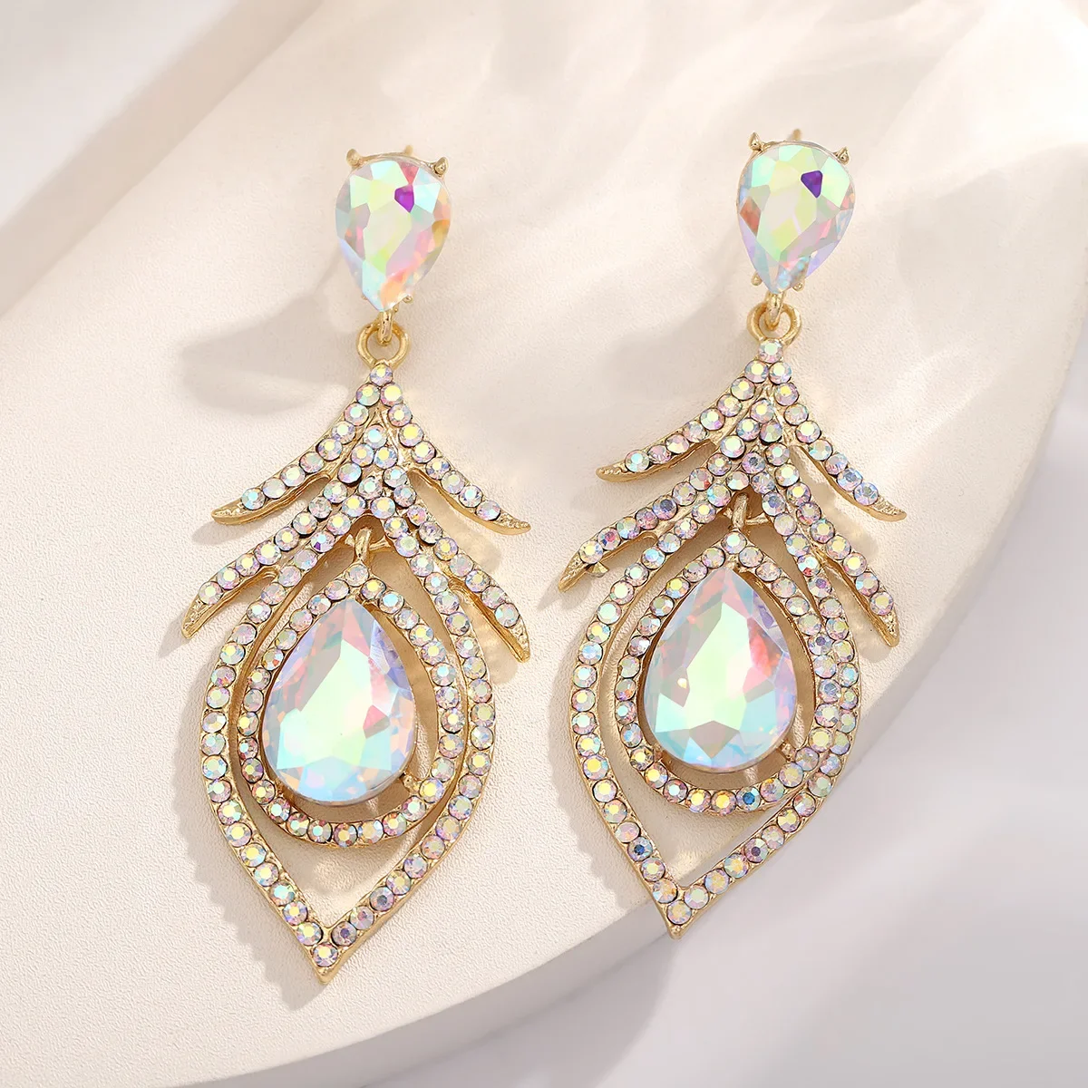 New in trend 2025 Women's earr - đánh giá và giá Ethnic Fashion Trends 2025