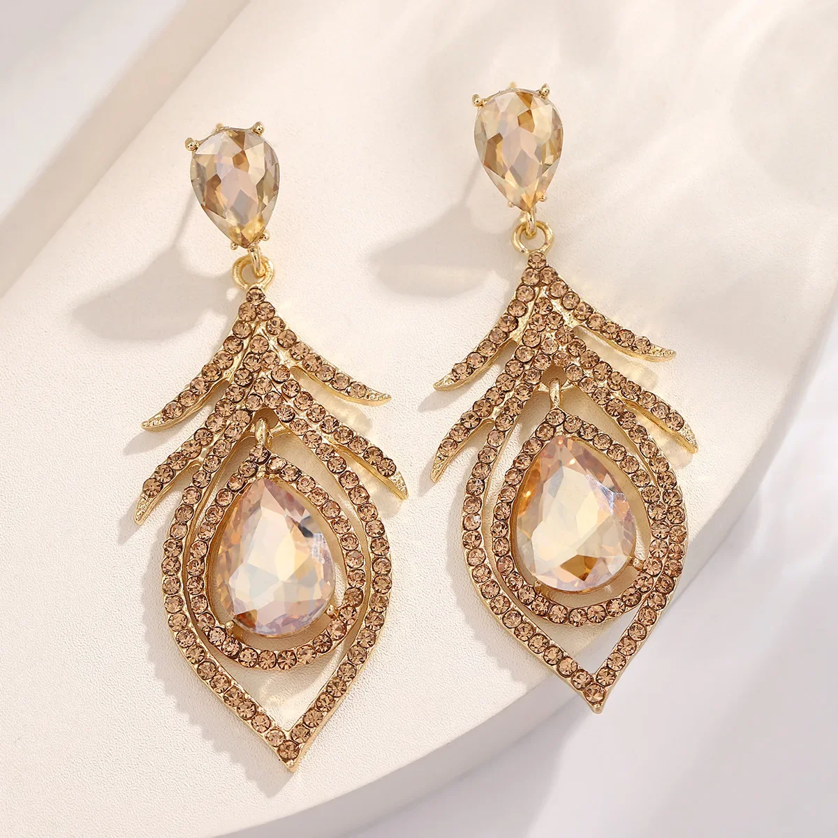 New in trend 2025 Women's earr - đánh giá và giá Ethnic Fashion Trends 2025